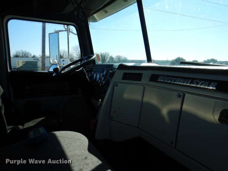 image for item DH5316 2013 Western Star 4900 hydrovac truck