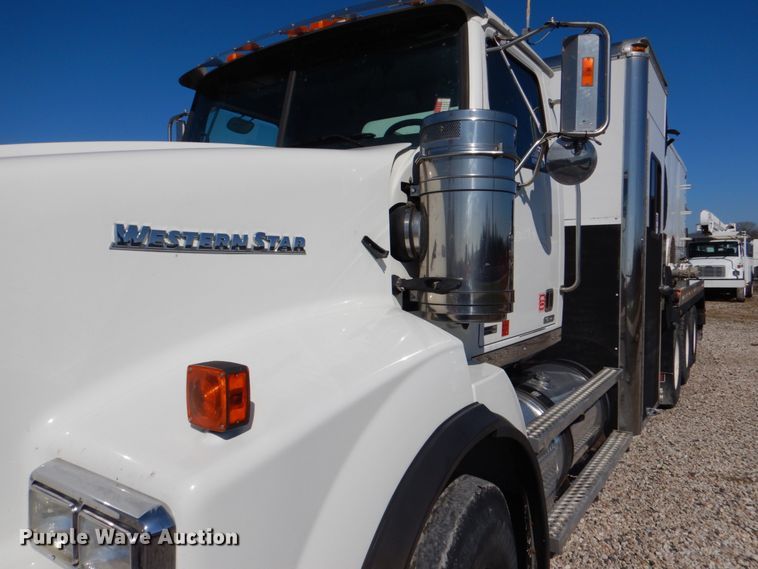image for item DH5316 2013 Western Star 4900 hydrovac truck