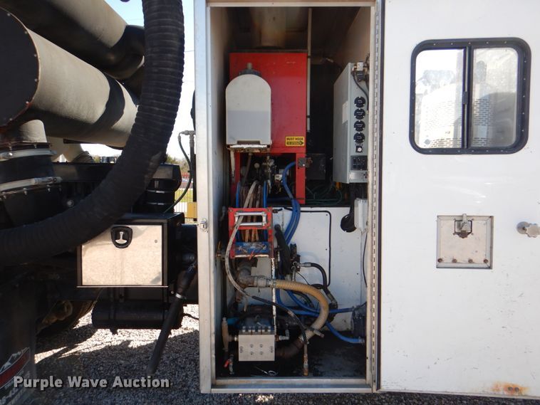 image for item DH5316 2013 Western Star 4900 hydrovac truck