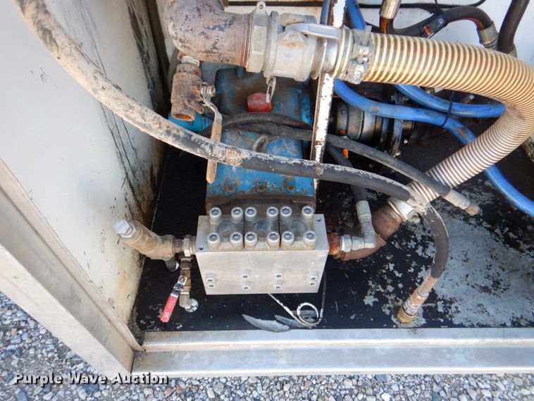 image for item DH5316 2013 Western Star 4900 hydrovac truck