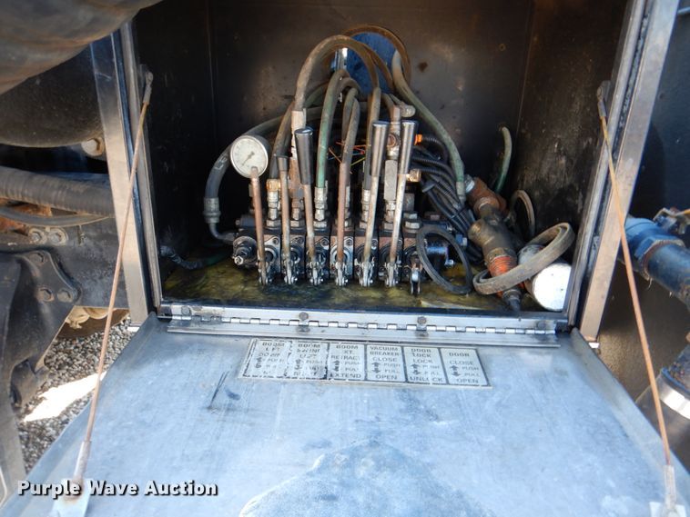 image for item DH5316 2013 Western Star 4900 hydrovac truck