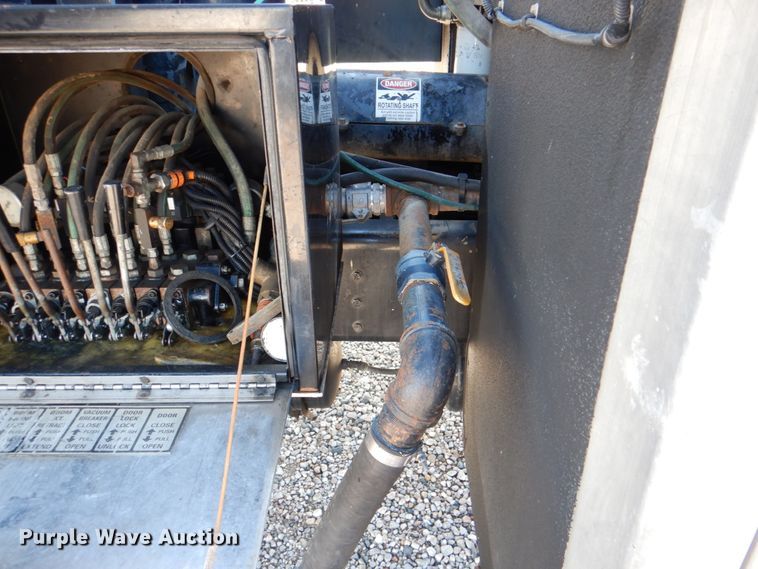 image for item DH5316 2013 Western Star 4900 hydrovac truck