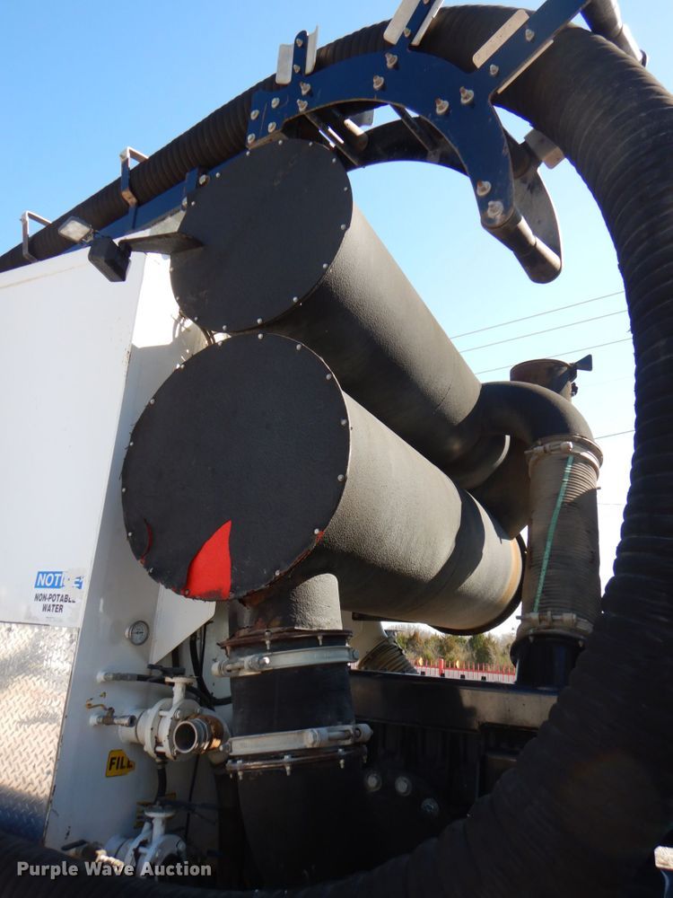 image for item DH5316 2013 Western Star 4900 hydrovac truck