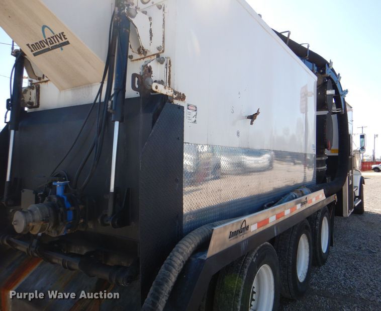 image for item DH5316 2013 Western Star 4900 hydrovac truck