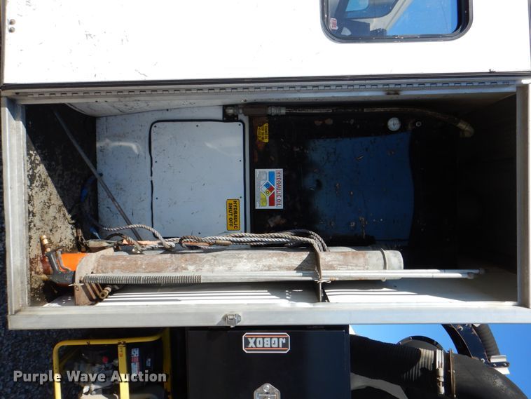 image for item DH5316 2013 Western Star 4900 hydrovac truck