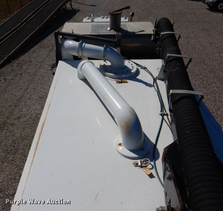 image for item DH5316 2013 Western Star 4900 hydrovac truck