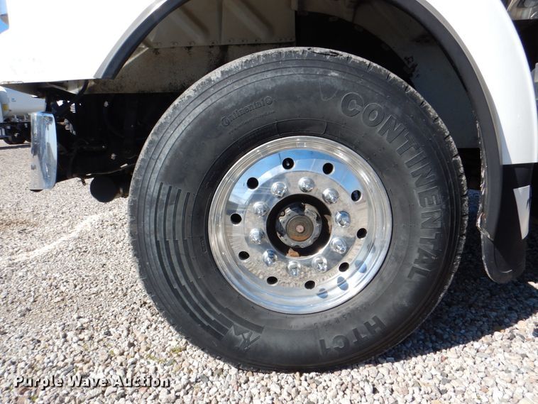 image for item DH5316 2013 Western Star 4900 hydrovac truck