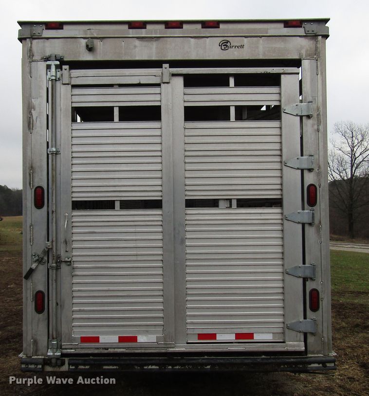 image for item DH8369 2016 Barrett 15L5902 livestock trailer