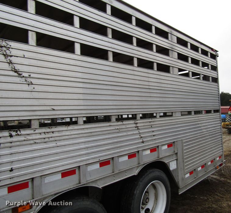 image for item DH8369 2016 Barrett 15L5902 livestock trailer