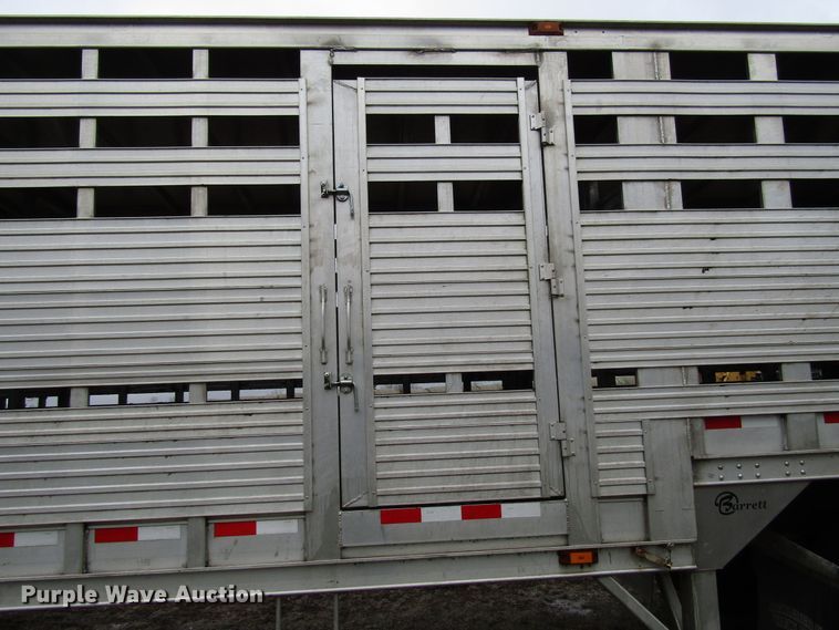 image for item DH8369 2016 Barrett 15L5902 livestock trailer