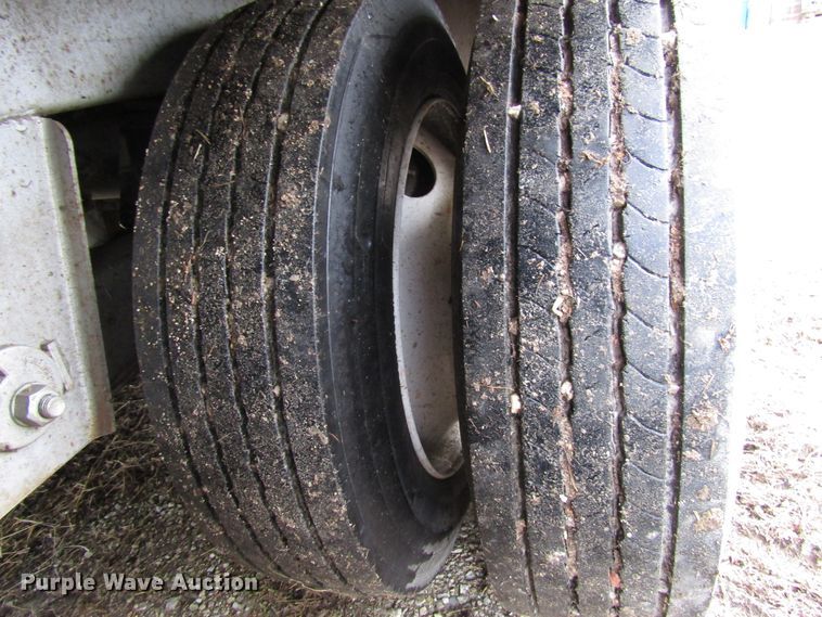 image for item DH8369 2016 Barrett 15L5902 livestock trailer