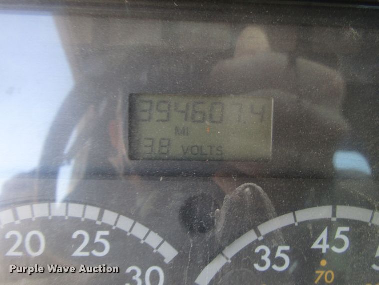 image for item DH8454 2006 Freightliner Columbia semi truck