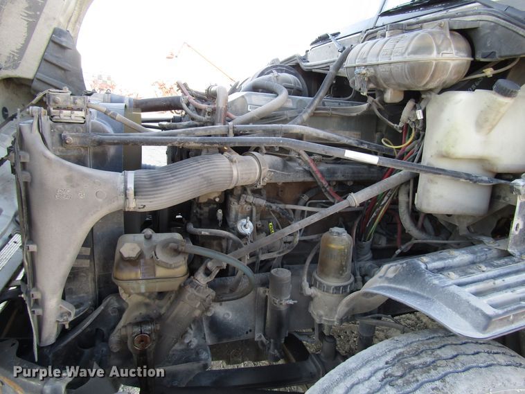 image for item DH8454 2006 Freightliner Columbia semi truck