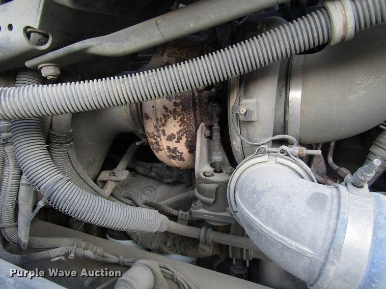 image for item DH8454 2006 Freightliner Columbia semi truck