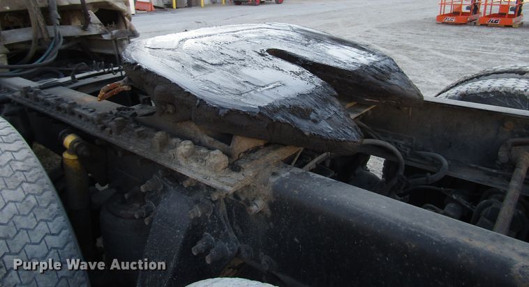 image for item DH8454 2006 Freightliner Columbia semi truck