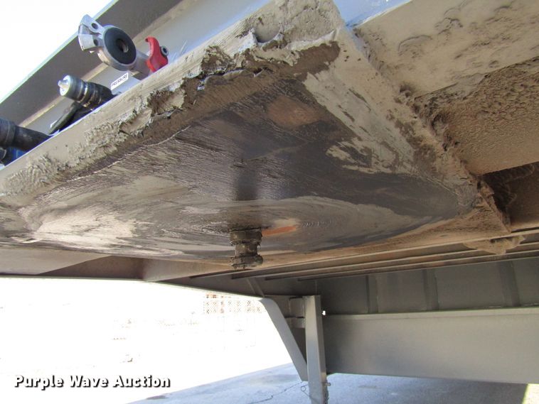 image for item DH8456 2004 Trail-Eze TE70HT drop deck trailer