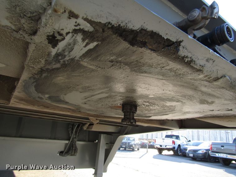 image for item DH8456 2004 Trail-Eze TE70HT drop deck trailer