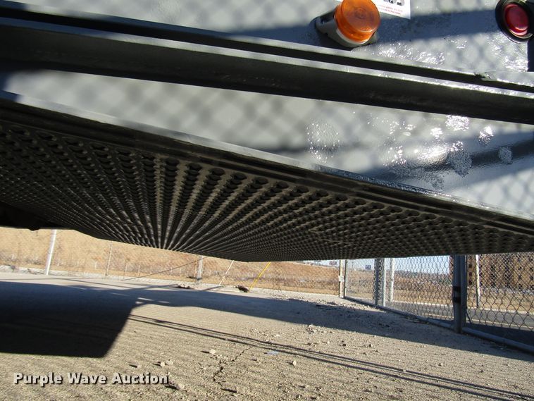 image for item DH8456 2004 Trail-Eze TE70HT drop deck trailer