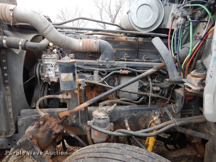 image for item DI0021 1994 Freightliner FLD semi truck