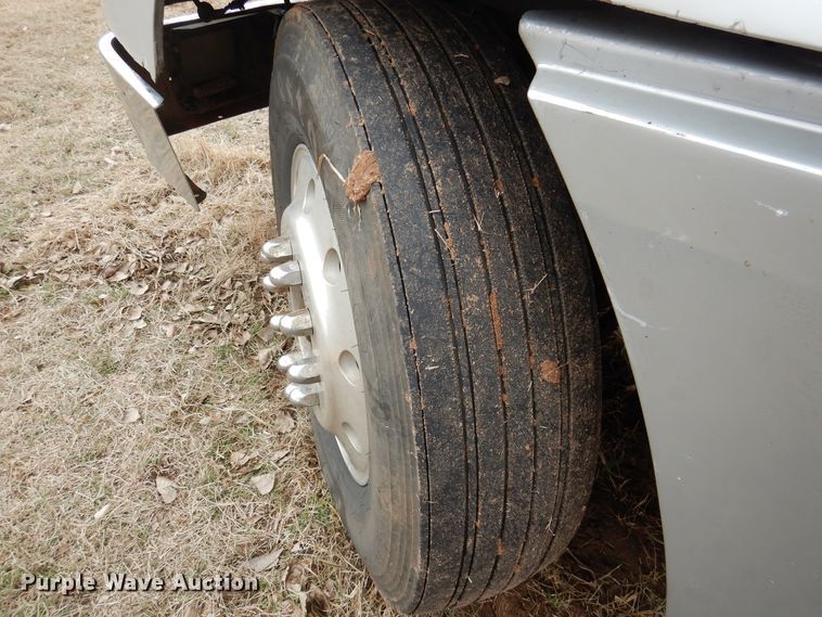 image for item DI0021 1994 Freightliner FLD semi truck