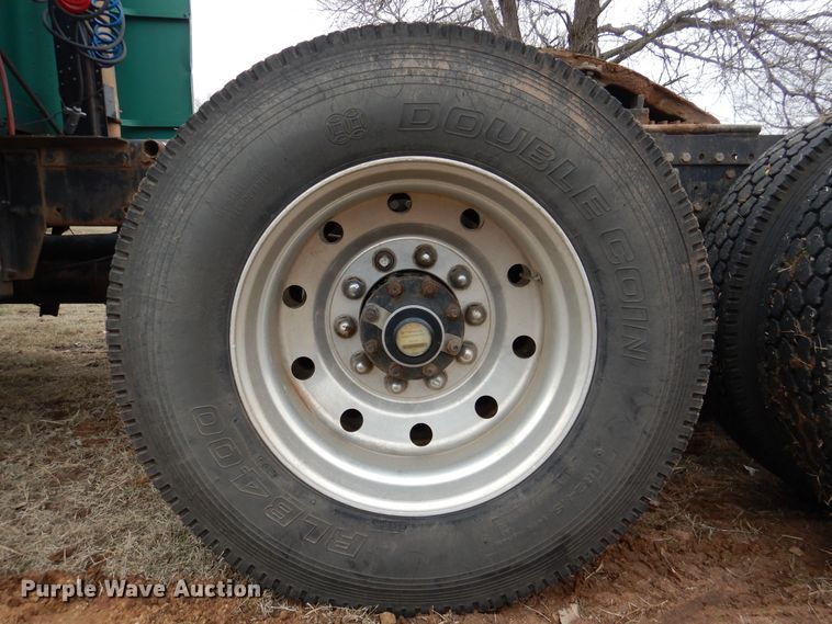 image for item DI0021 1994 Freightliner FLD semi truck