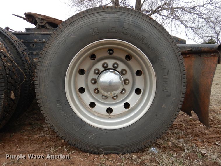 image for item DI0021 1994 Freightliner FLD semi truck