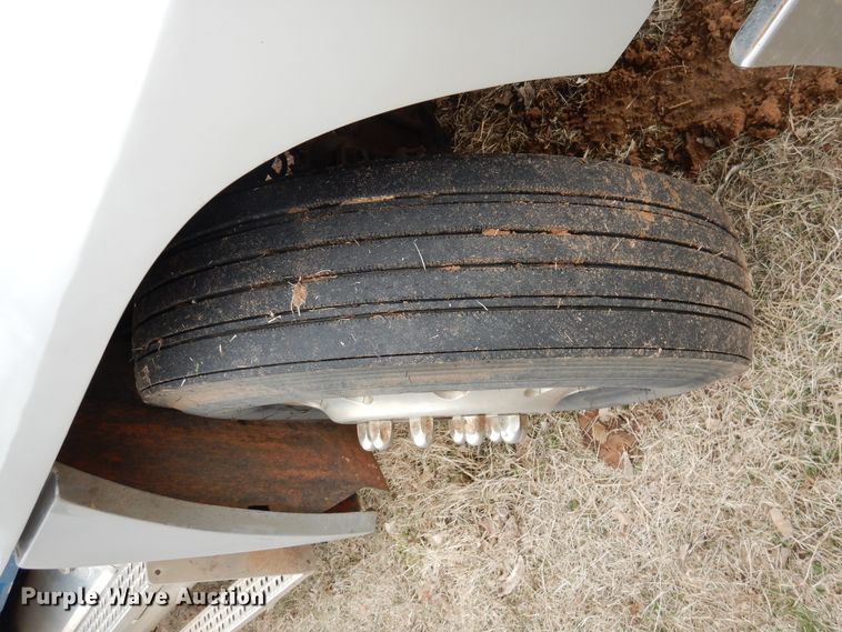 image for item DI0021 1994 Freightliner FLD semi truck