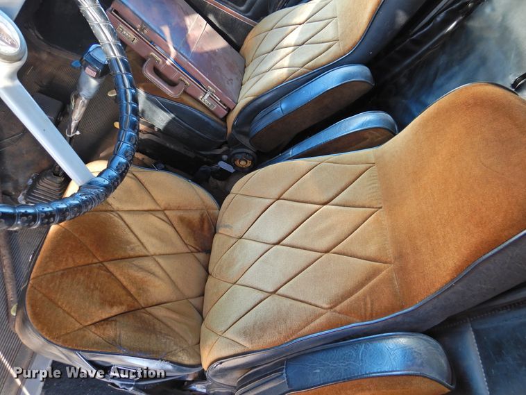 image for item DI0022 1984 Peterbilt 359 semi truck