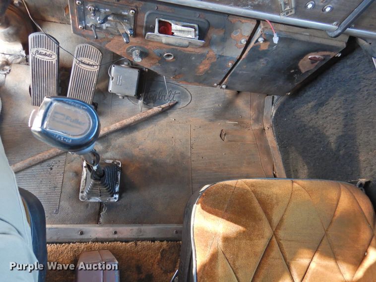 image for item DI0022 1984 Peterbilt 359 semi truck