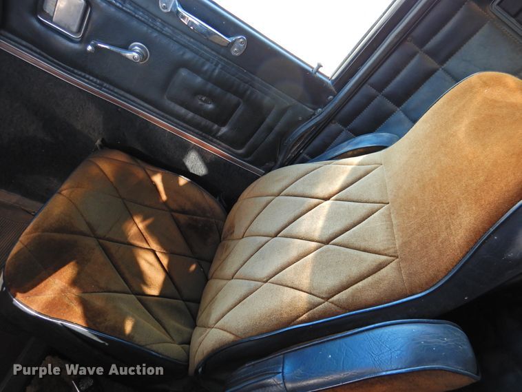 image for item DI0022 1984 Peterbilt 359 semi truck