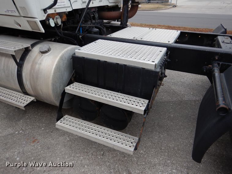 image for item EK9149 2011 International ProStar Premium semi truck