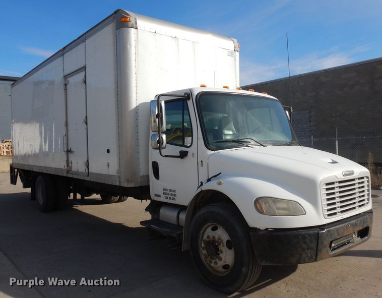 image for item ER9881 2005 Freightliner Business Class M2 box truck