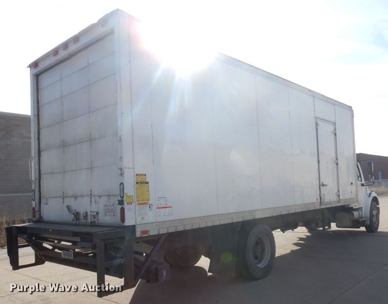 image for item ER9881 2005 Freightliner Business Class M2 box truck