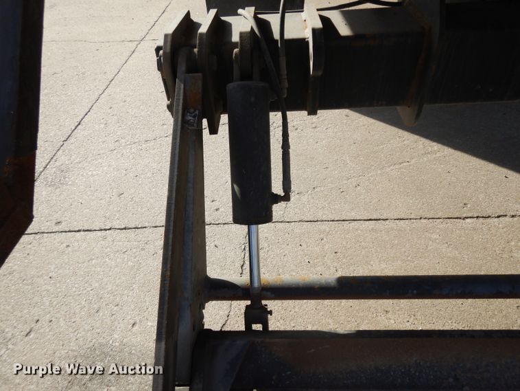 image for item ER9881 2005 Freightliner Business Class M2 box truck