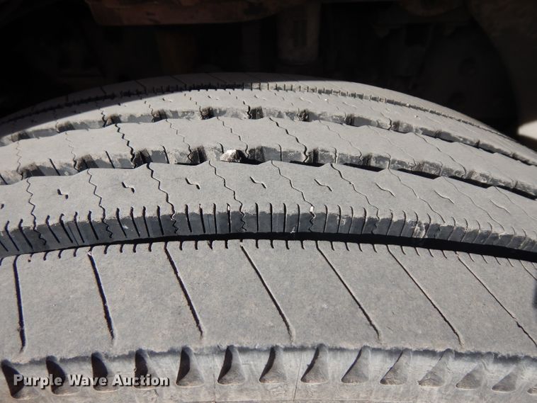 image for item ER9881 2005 Freightliner Business Class M2 box truck