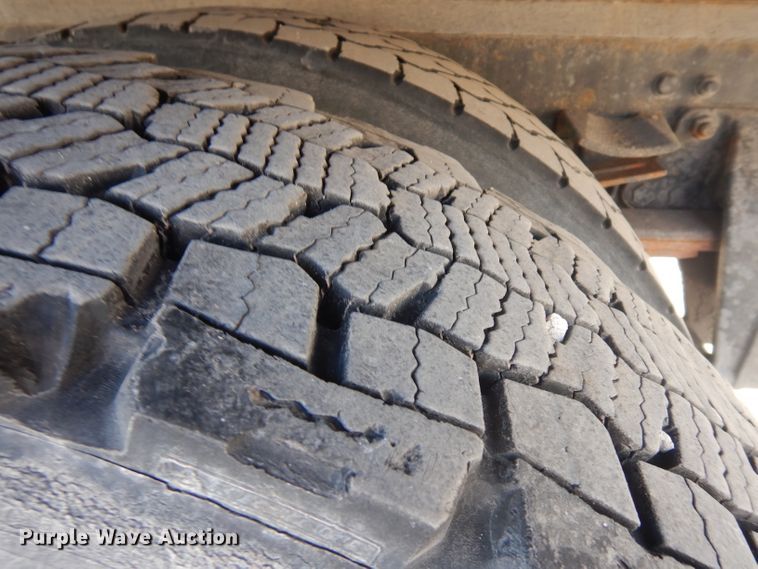 image for item ER9881 2005 Freightliner Business Class M2 box truck