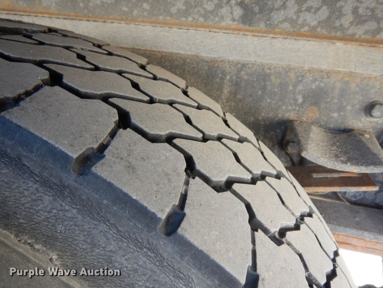 image for item ER9881 2005 Freightliner Business Class M2 box truck