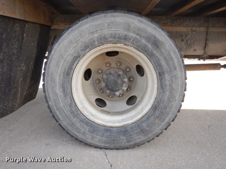 image for item ER9881 2005 Freightliner Business Class M2 box truck