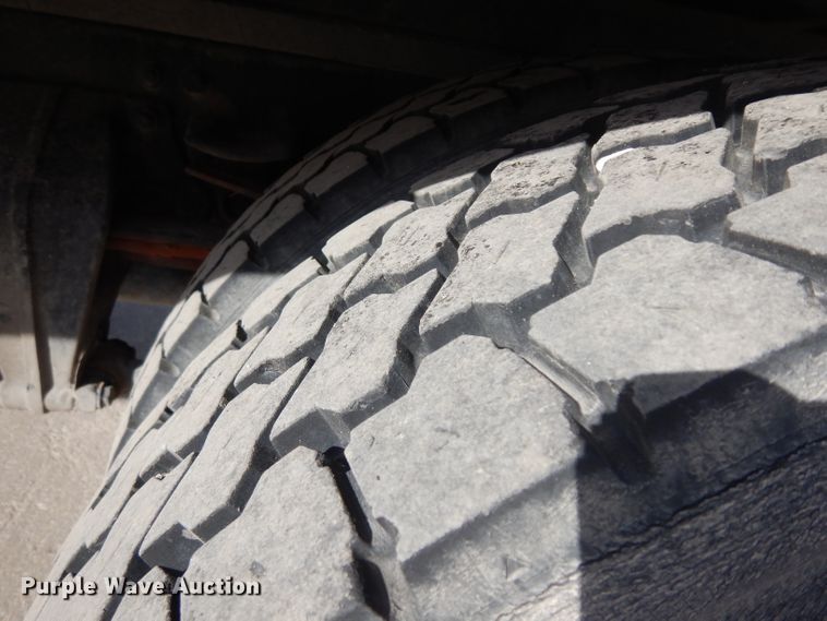 image for item ER9881 2005 Freightliner Business Class M2 box truck