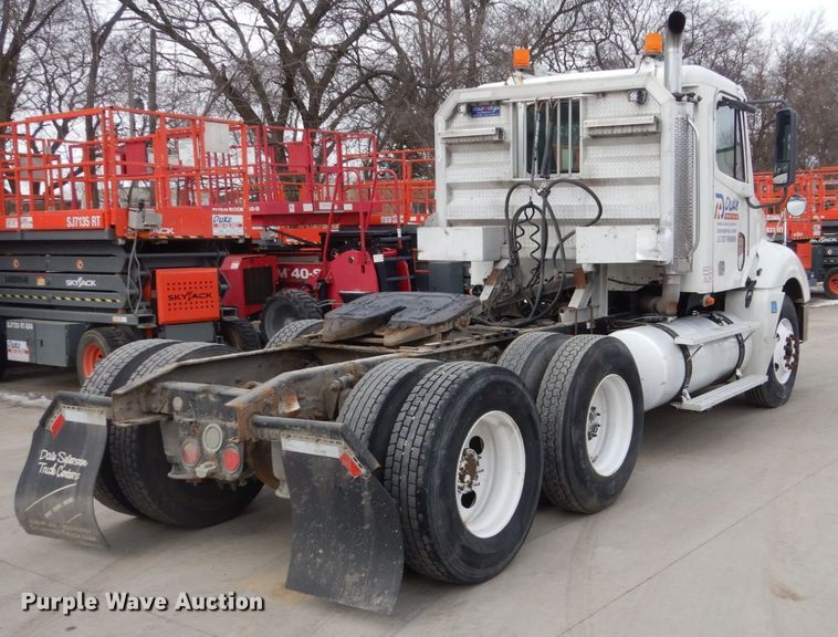image for item FU9182 2007 Freightliner Columbia semi truck