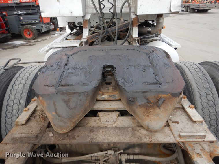 image for item FU9182 2007 Freightliner Columbia semi truck