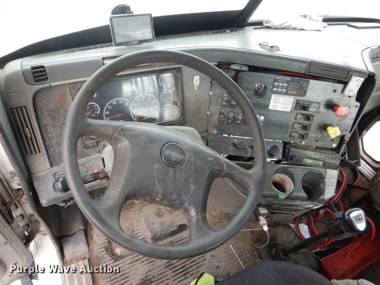 image for item FU9182 2007 Freightliner Columbia semi truck