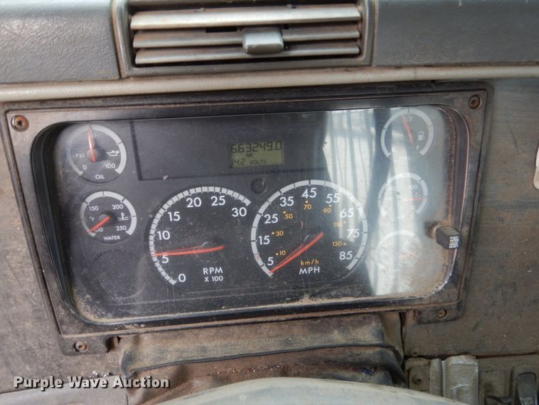 image for item FU9182 2007 Freightliner Columbia semi truck