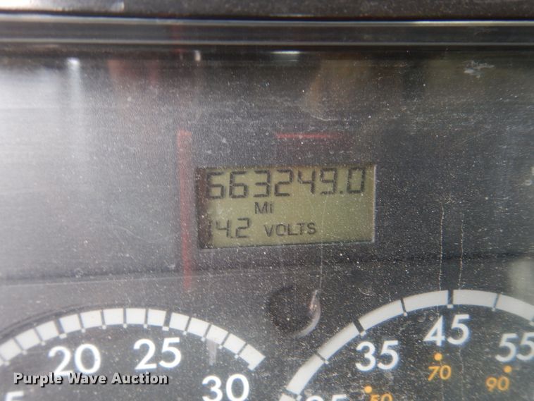 image for item FU9182 2007 Freightliner Columbia semi truck