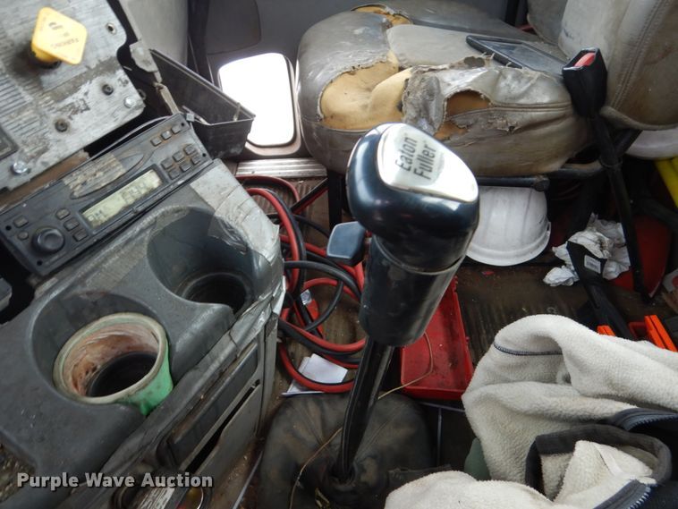 image for item FU9182 2007 Freightliner Columbia semi truck