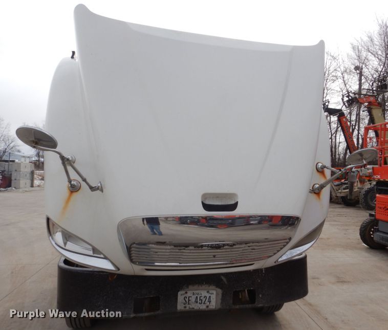 image for item FU9182 2007 Freightliner Columbia semi truck