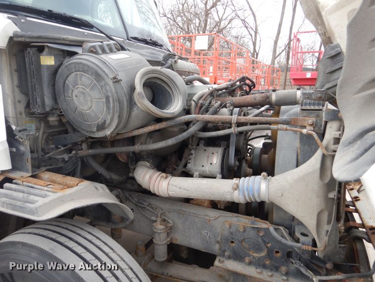 image for item FU9182 2007 Freightliner Columbia semi truck