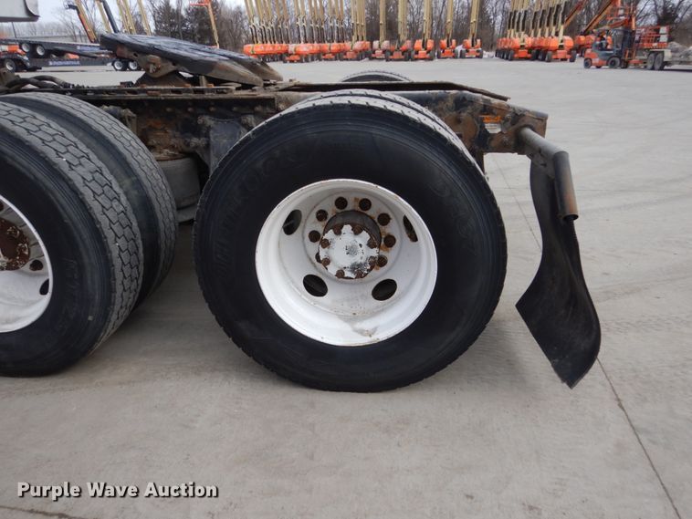 image for item FU9182 2007 Freightliner Columbia semi truck