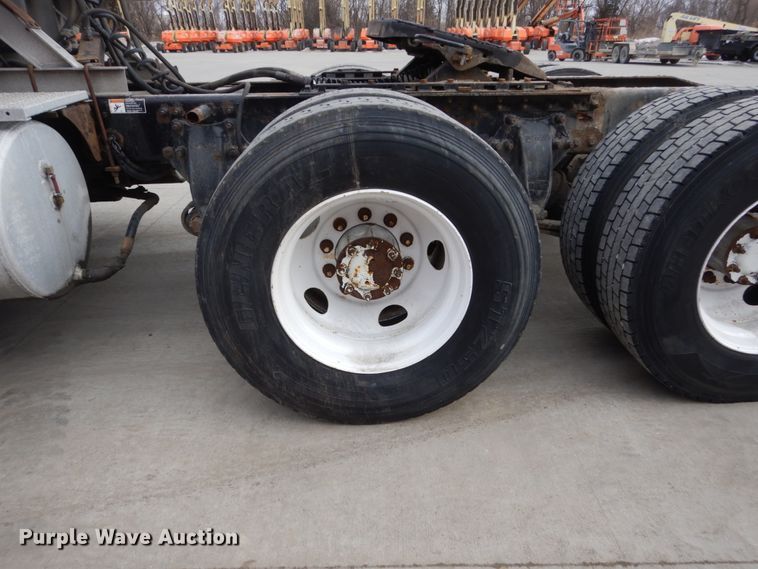 image for item FU9182 2007 Freightliner Columbia semi truck