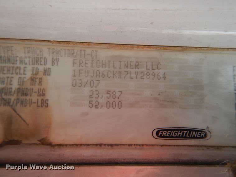 image for item FU9182 2007 Freightliner Columbia semi truck